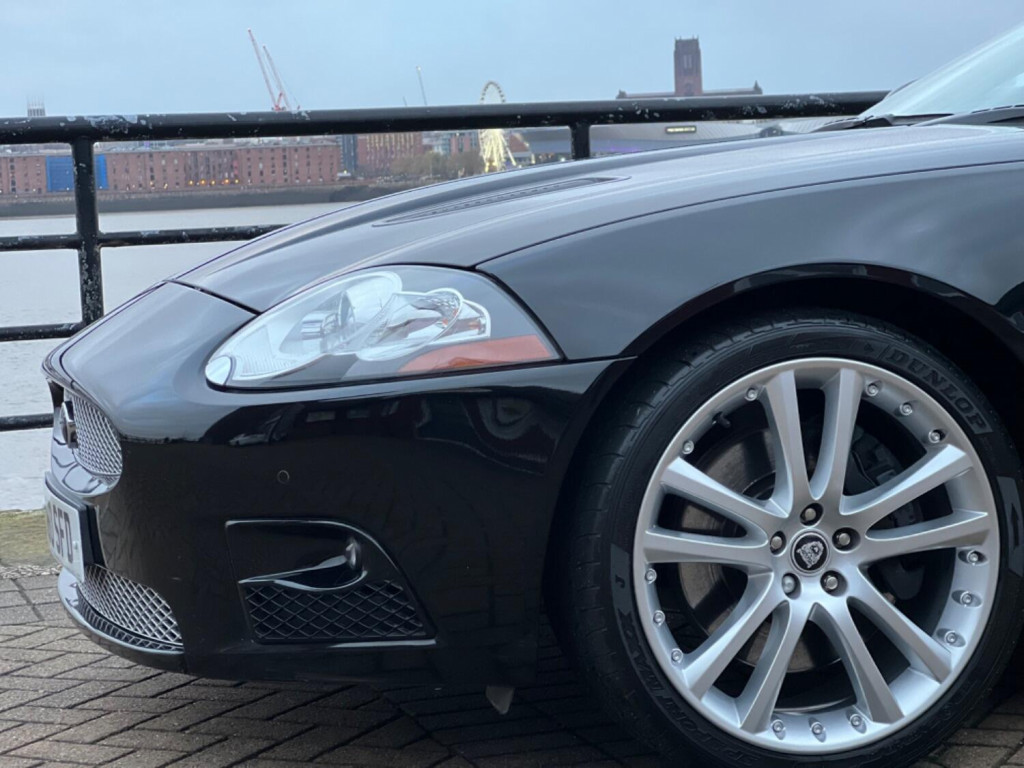 JAGUAR XKR
