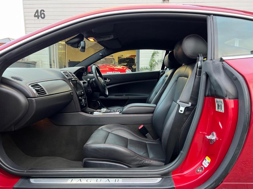 JAGUAR XKR