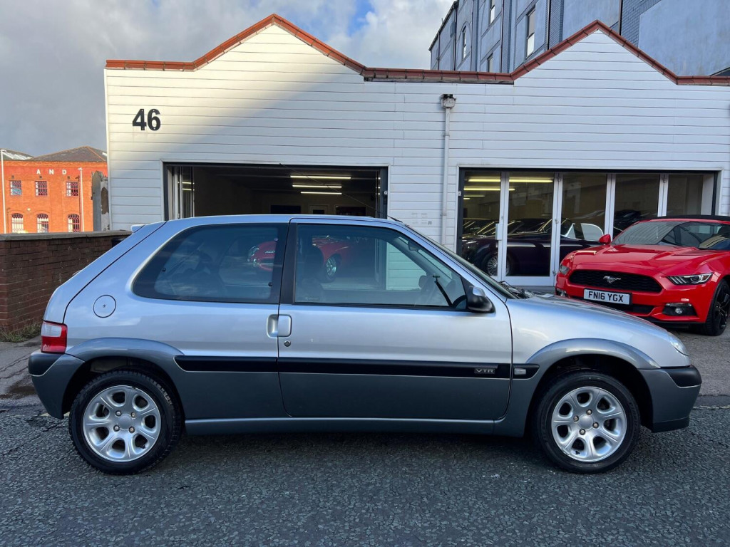 View CITROEN SAXO 1.6 i VTR