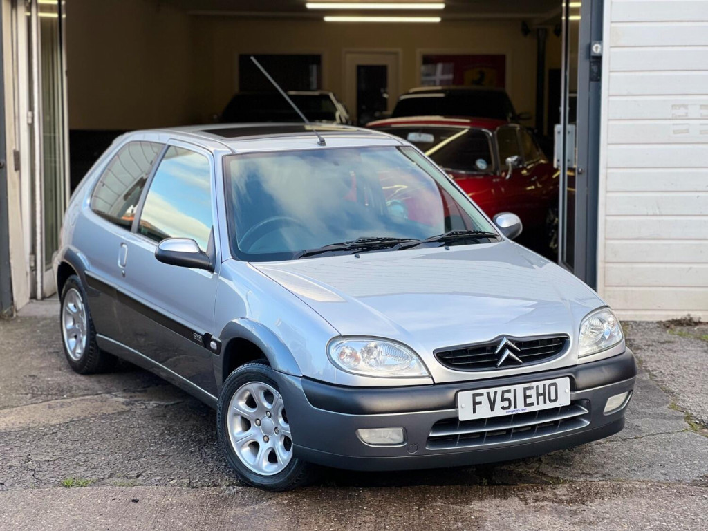 View CITROEN SAXO 1.6 i VTR