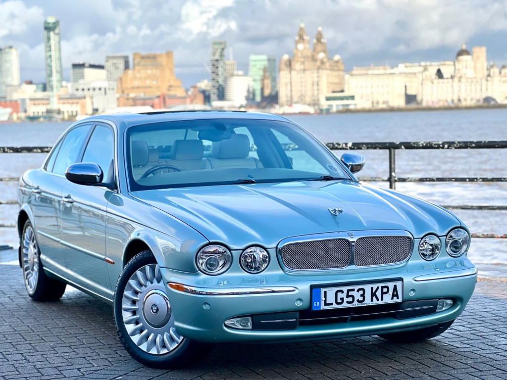 View JAGUAR XJ Super V8