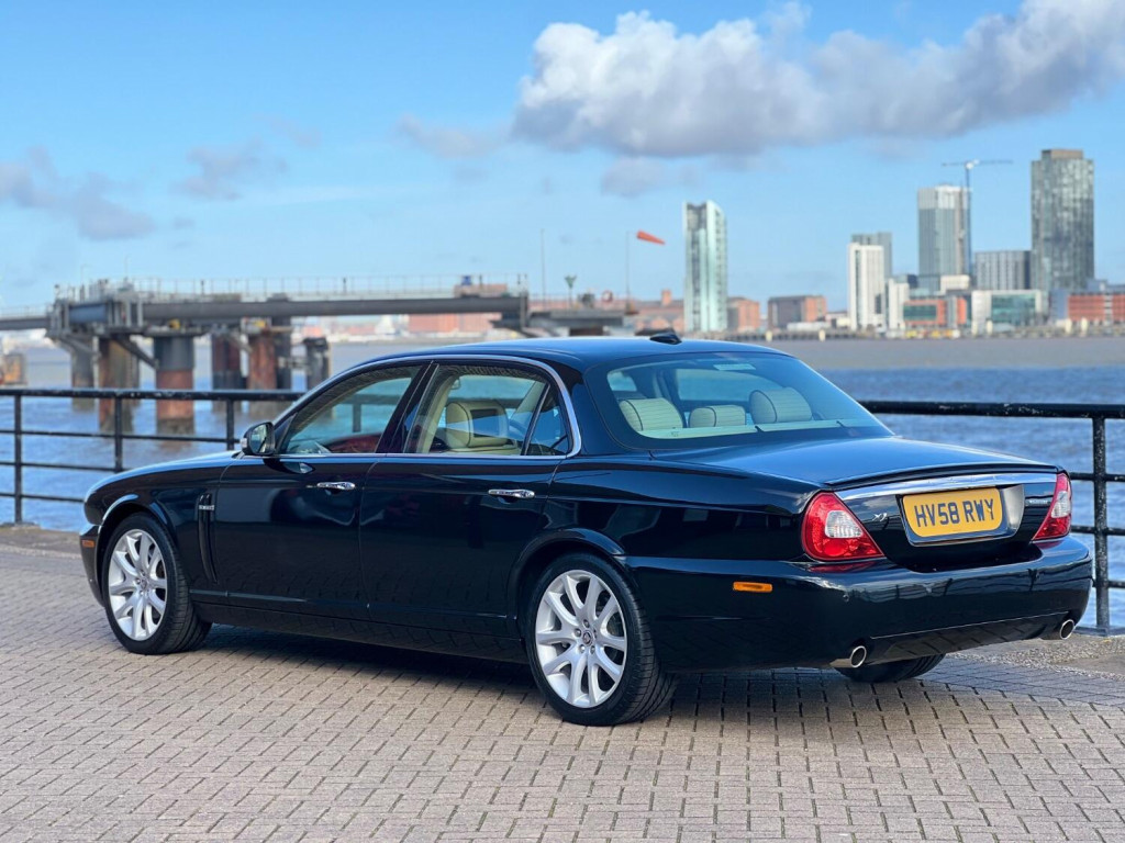 View JAGUAR XJ 4.2 V8 XJ8 Sovereign