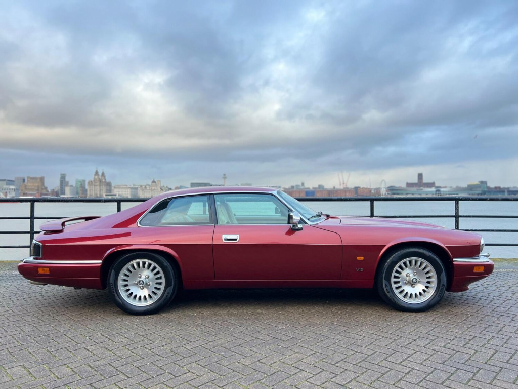 View JAGUAR XJS 6.0 V12 Coupe