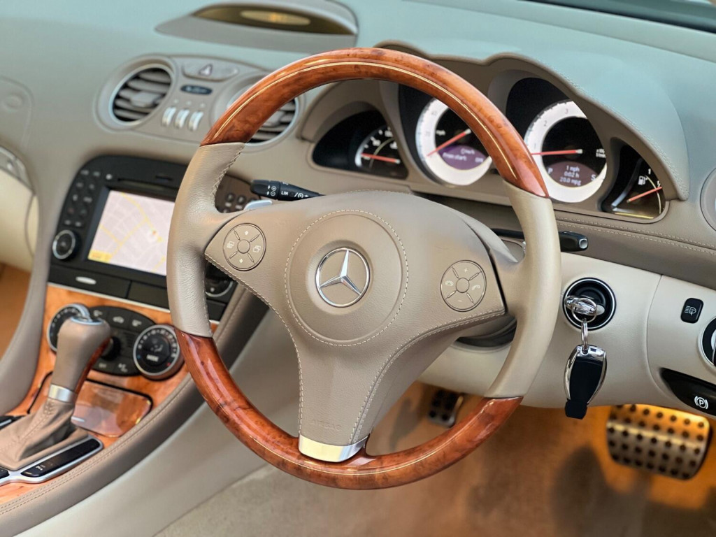 MERCEDES-BENZ SL