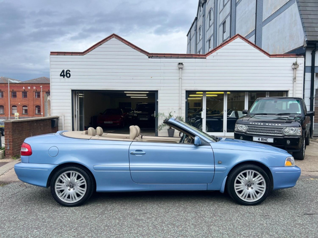 View VOLVO C70 2.0 T GT