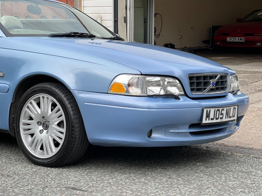 VOLVO C70