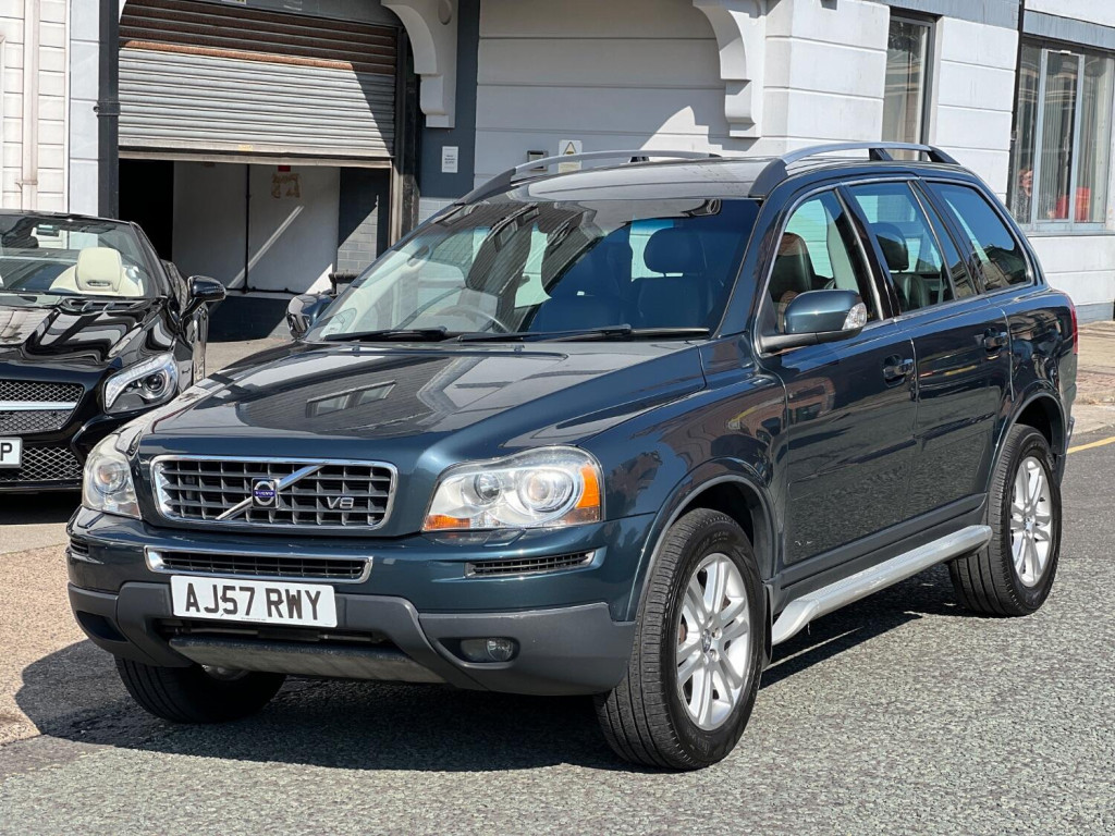 View VOLVO XC90 4.4 V8 SE Lux