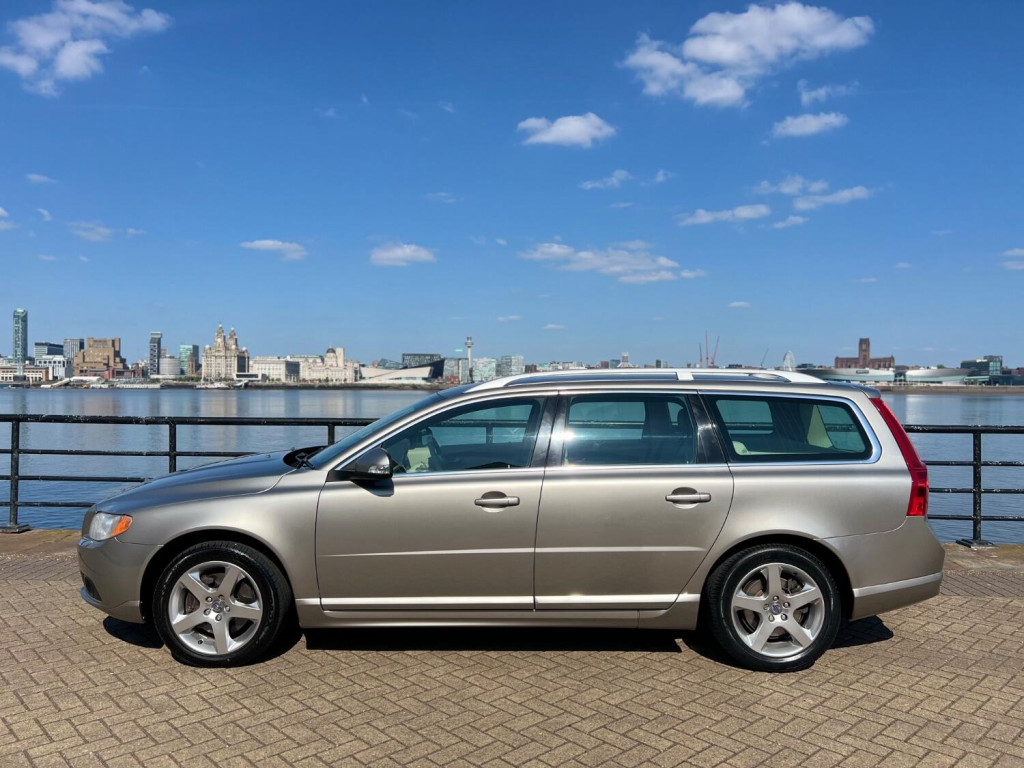 View VOLVO V70 3.0 T6 SE Lux