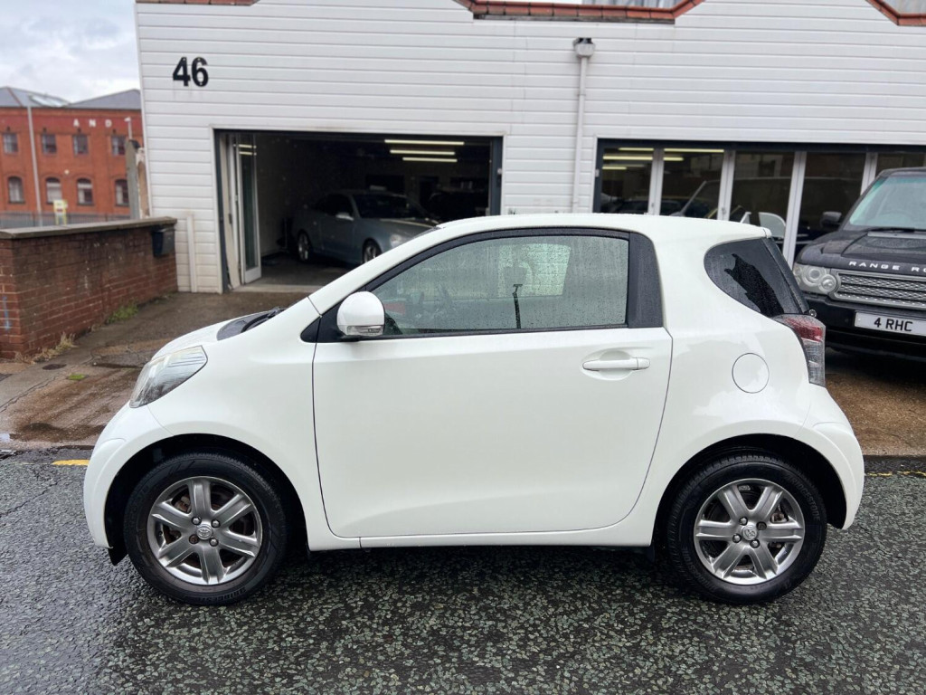 View TOYOTA IQ 1.0 VVT-i 2