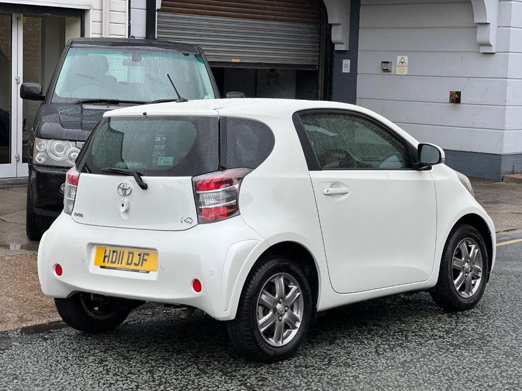 TOYOTA IQ