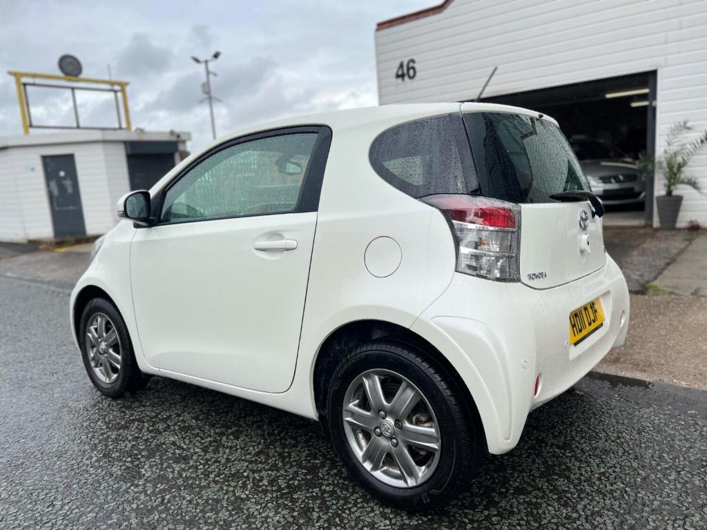 TOYOTA IQ