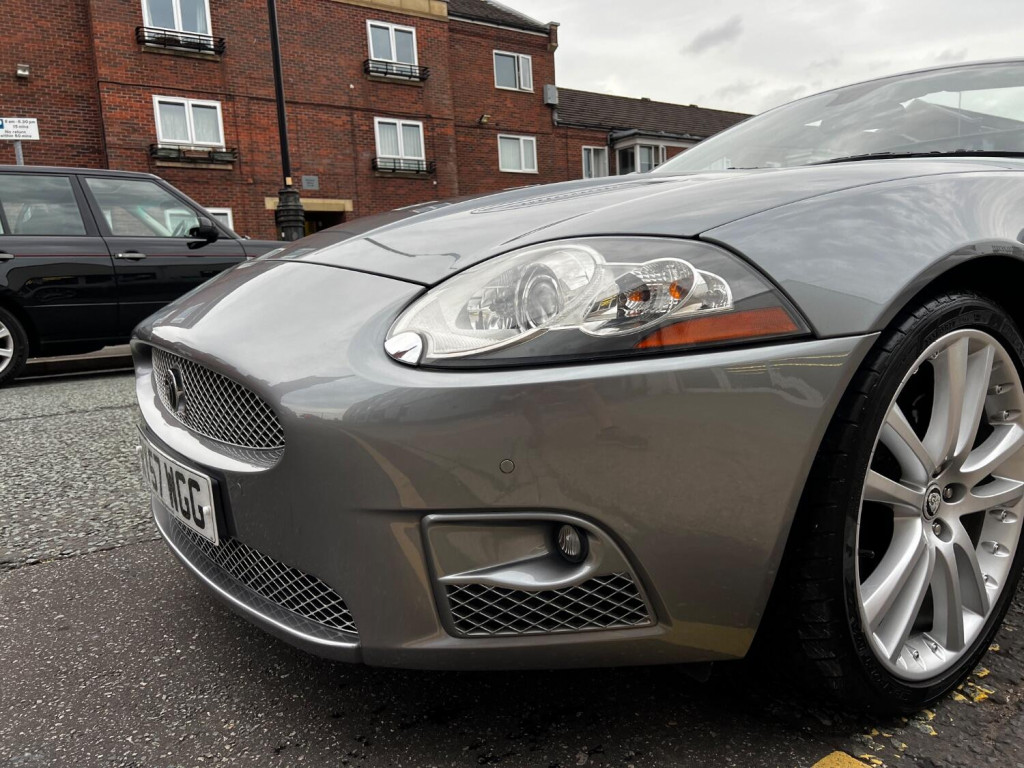 JAGUAR XKR