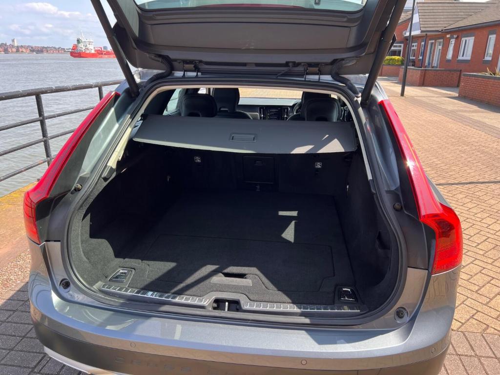 VOLVO V90 CROSS COUNTRY