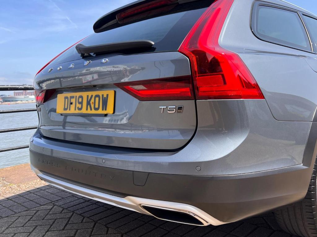 VOLVO V90 CROSS COUNTRY