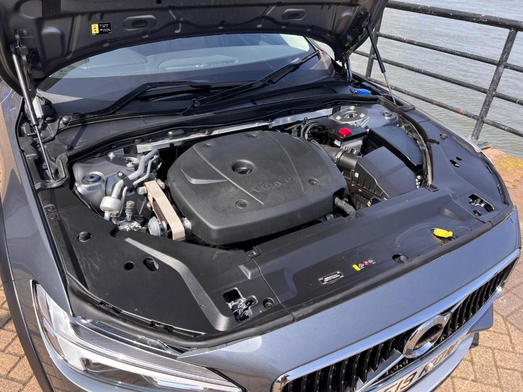 VOLVO V90 CROSS COUNTRY