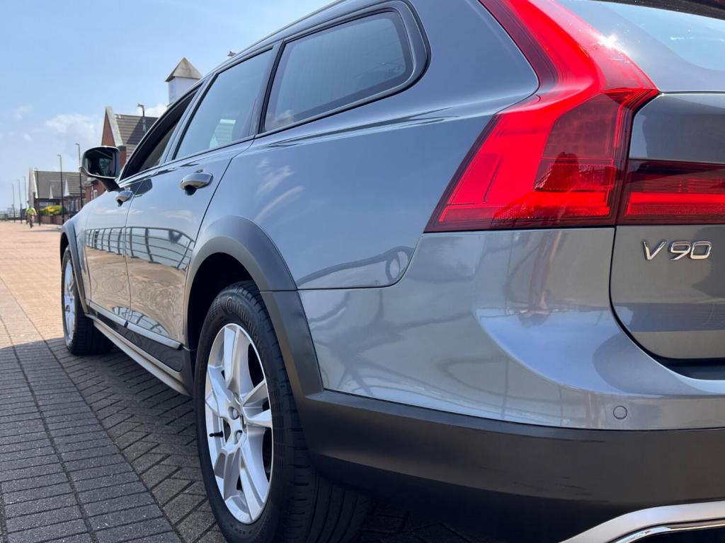 VOLVO V90 CROSS COUNTRY