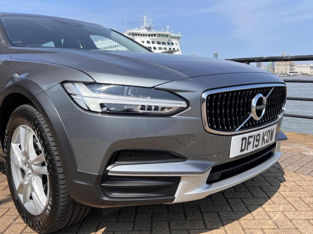 VOLVO V90 CROSS COUNTRY