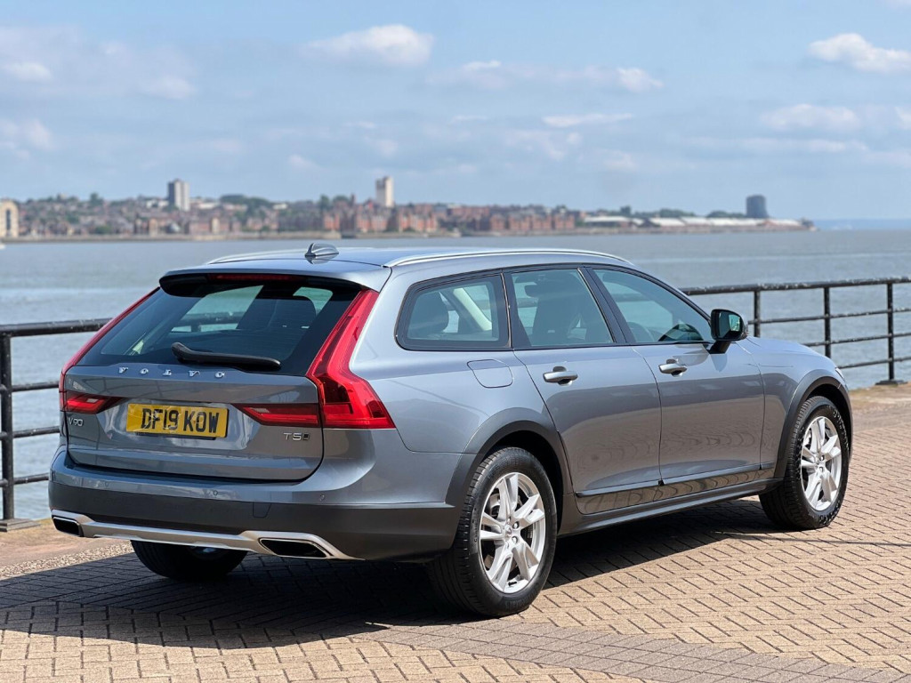 View VOLVO V90 CROSS COUNTRY 2.0 Cross Country T5 AWD