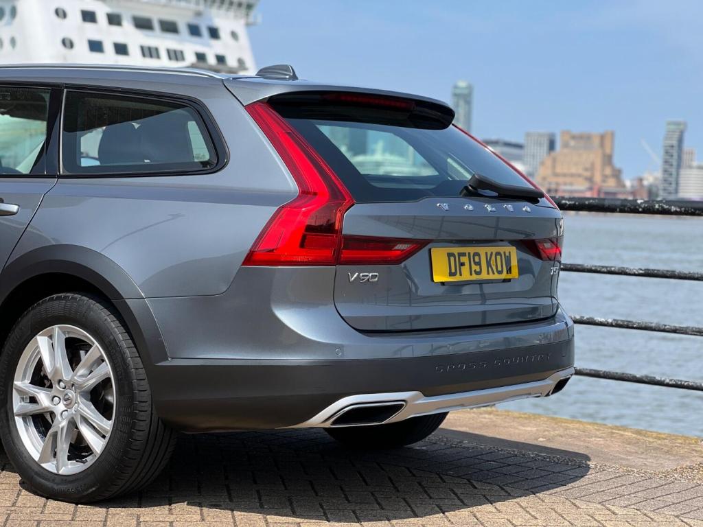 VOLVO V90 CROSS COUNTRY