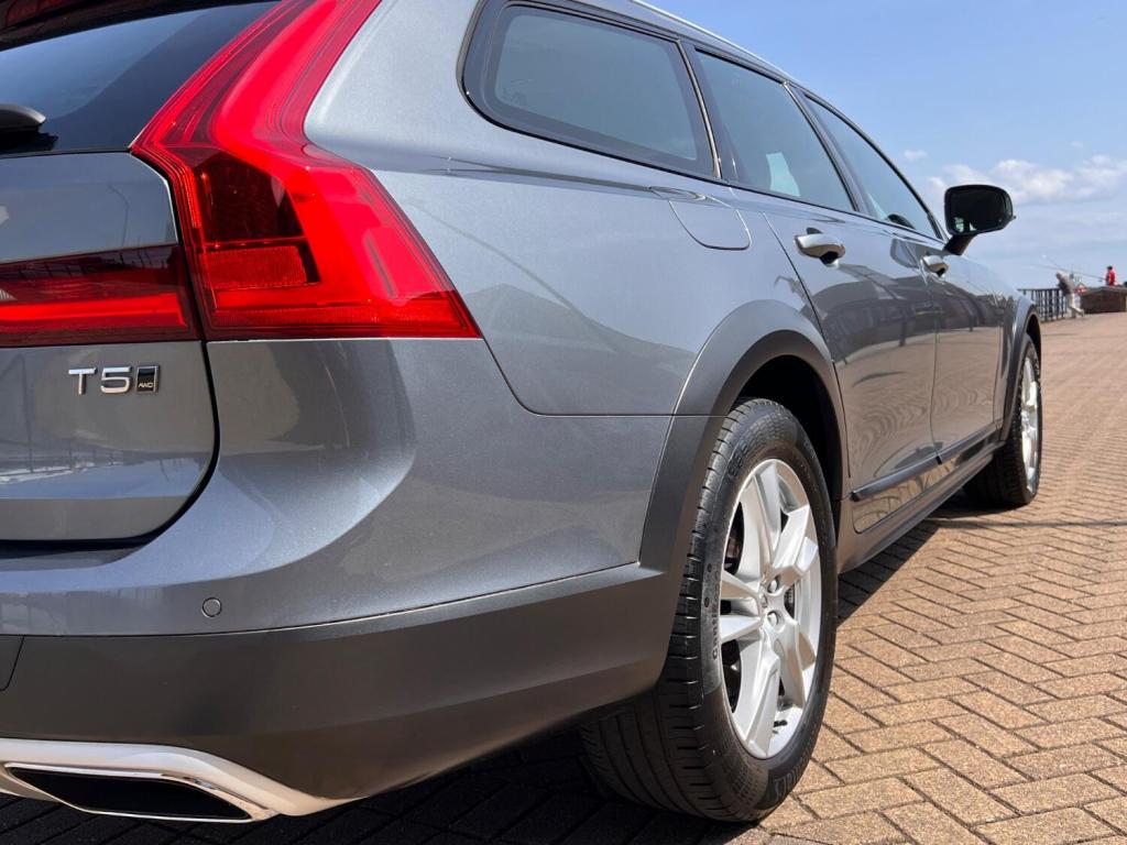 VOLVO V90 CROSS COUNTRY