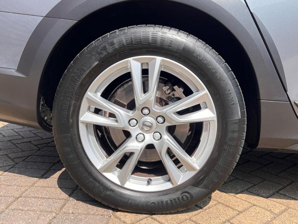 VOLVO V90 CROSS COUNTRY