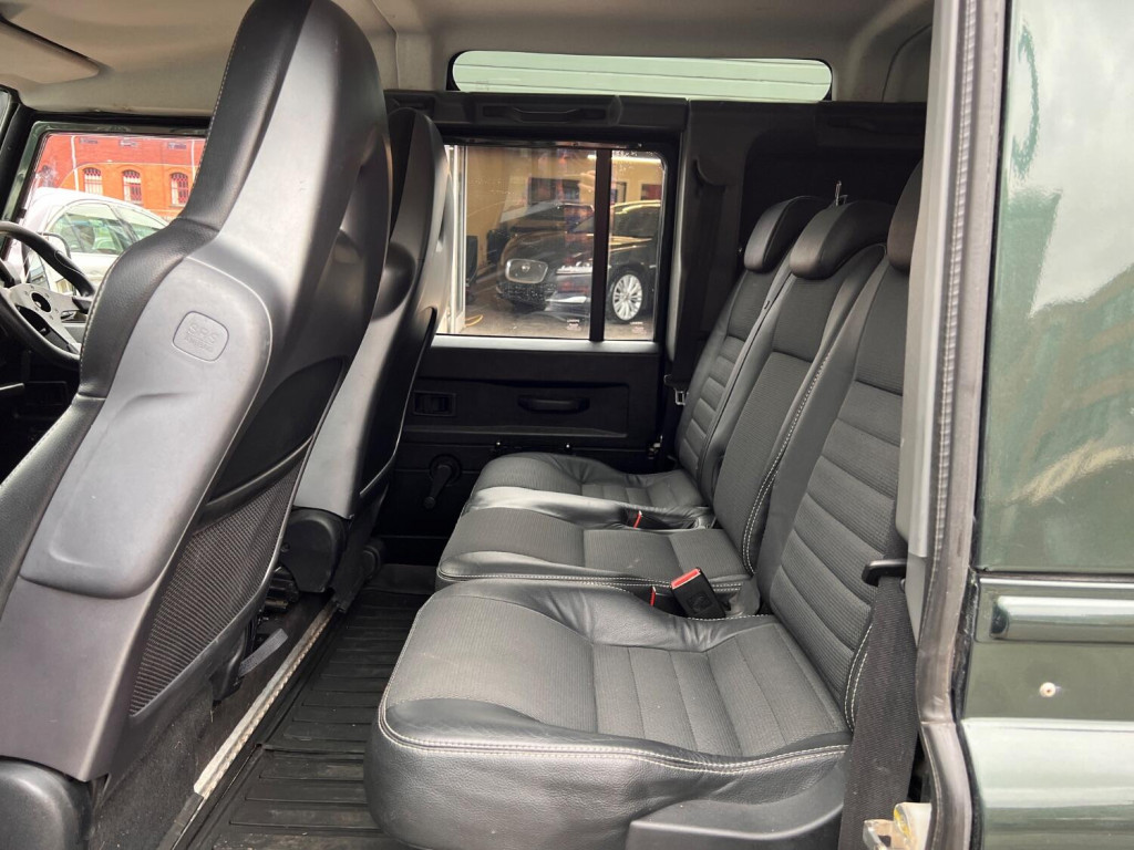 LAND ROVER DEFENDER 110