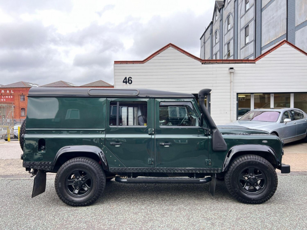 LAND ROVER DEFENDER 110