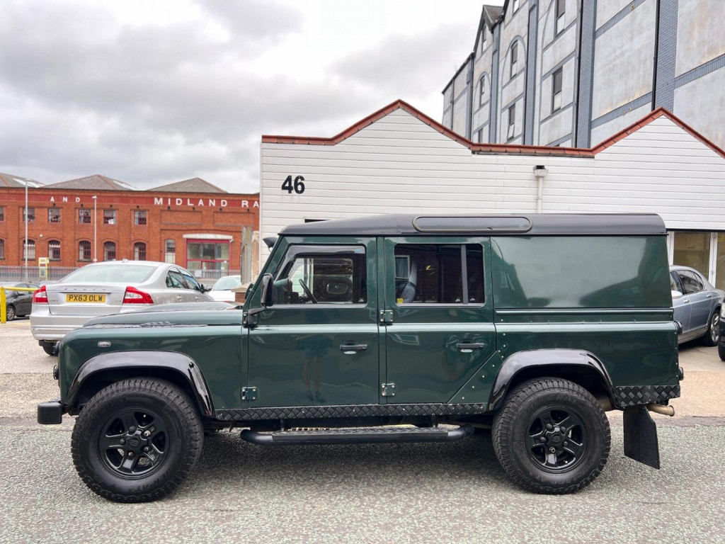 LAND ROVER DEFENDER 110