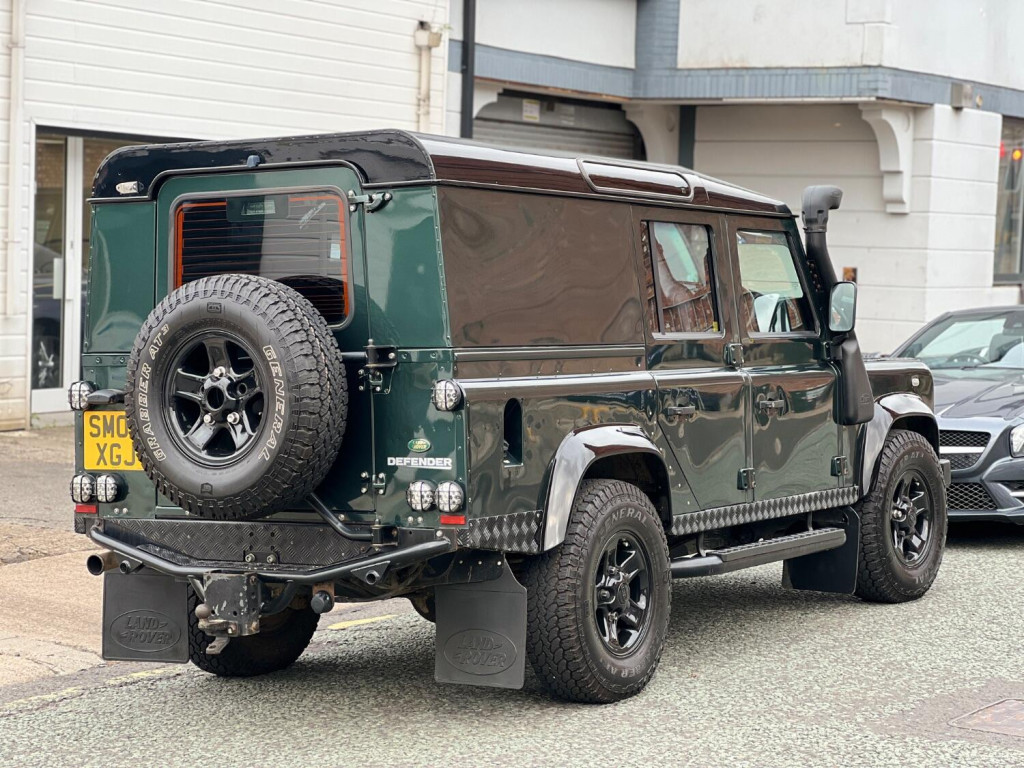 LAND ROVER DEFENDER 110