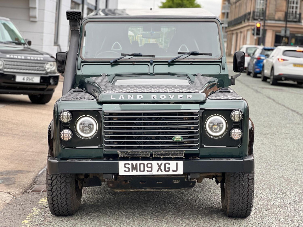 LAND ROVER DEFENDER 110