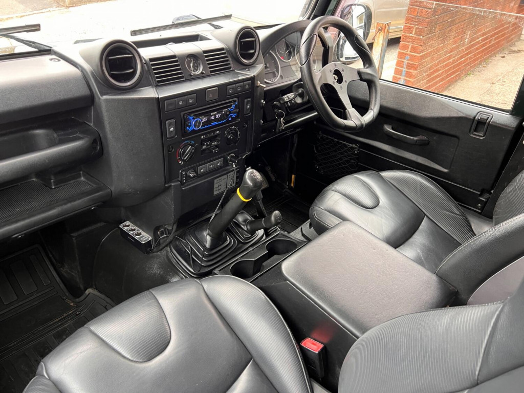 LAND ROVER DEFENDER 110