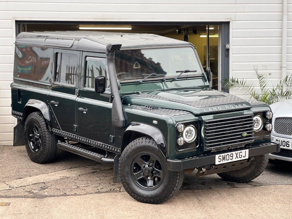 View LAND ROVER DEFENDER 110 2.4