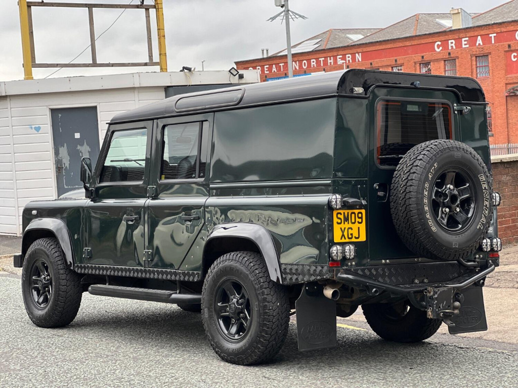 LAND ROVER DEFENDER 110