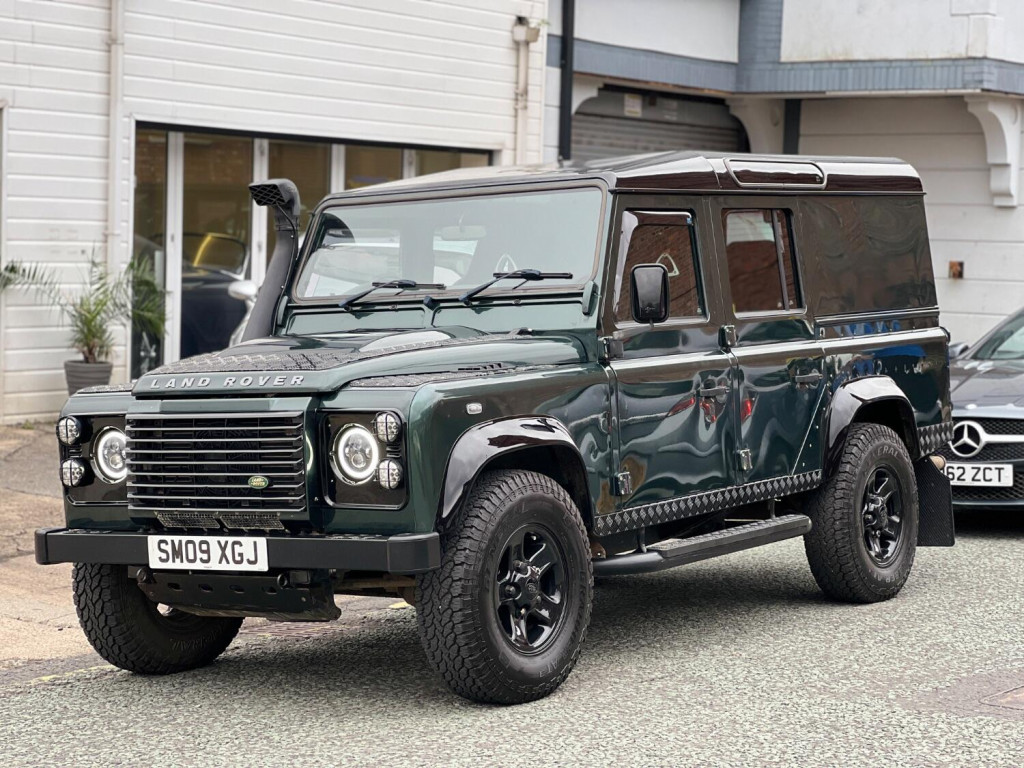 View LAND ROVER DEFENDER 110 2.4