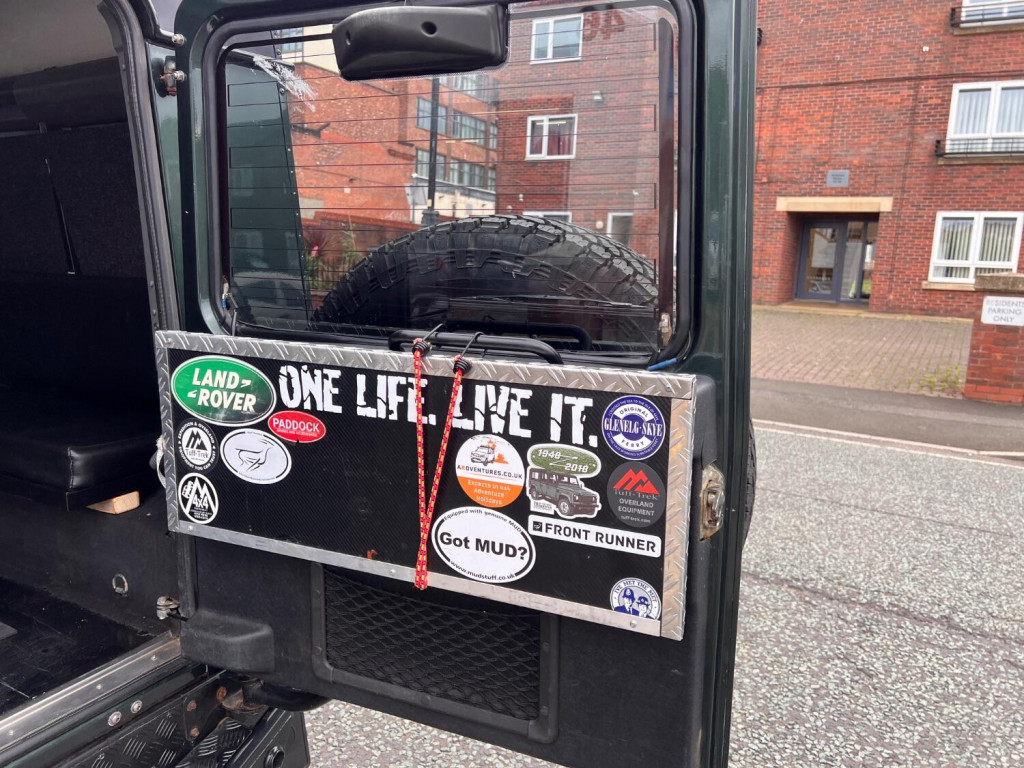 LAND ROVER DEFENDER 110