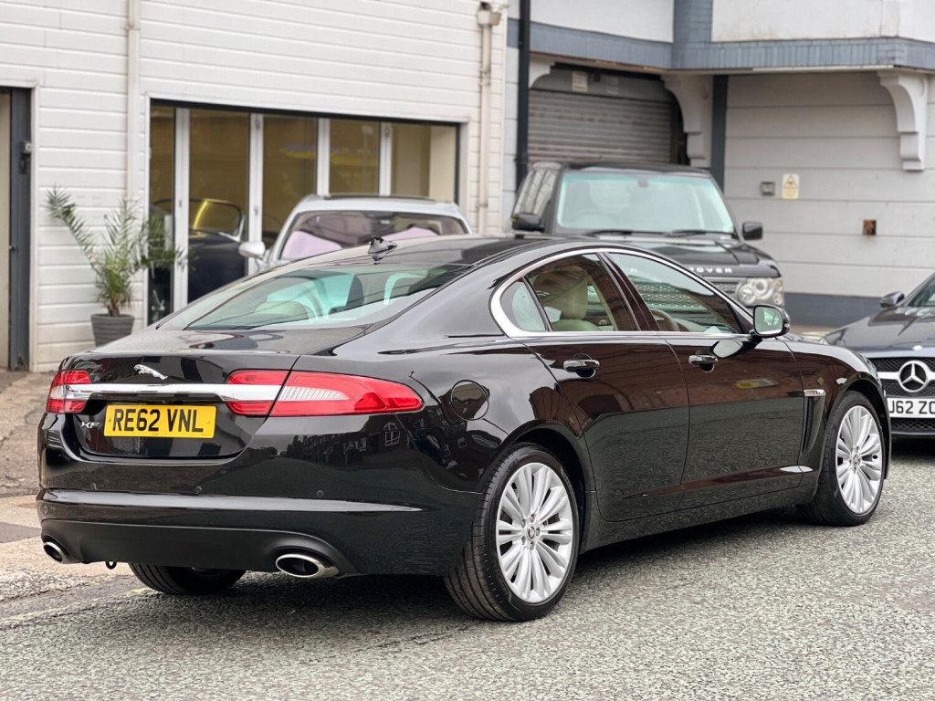 View JAGUAR XF 3.0 d V6 Portfolio