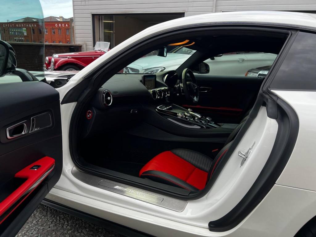 MERCEDES-BENZ AMG GT