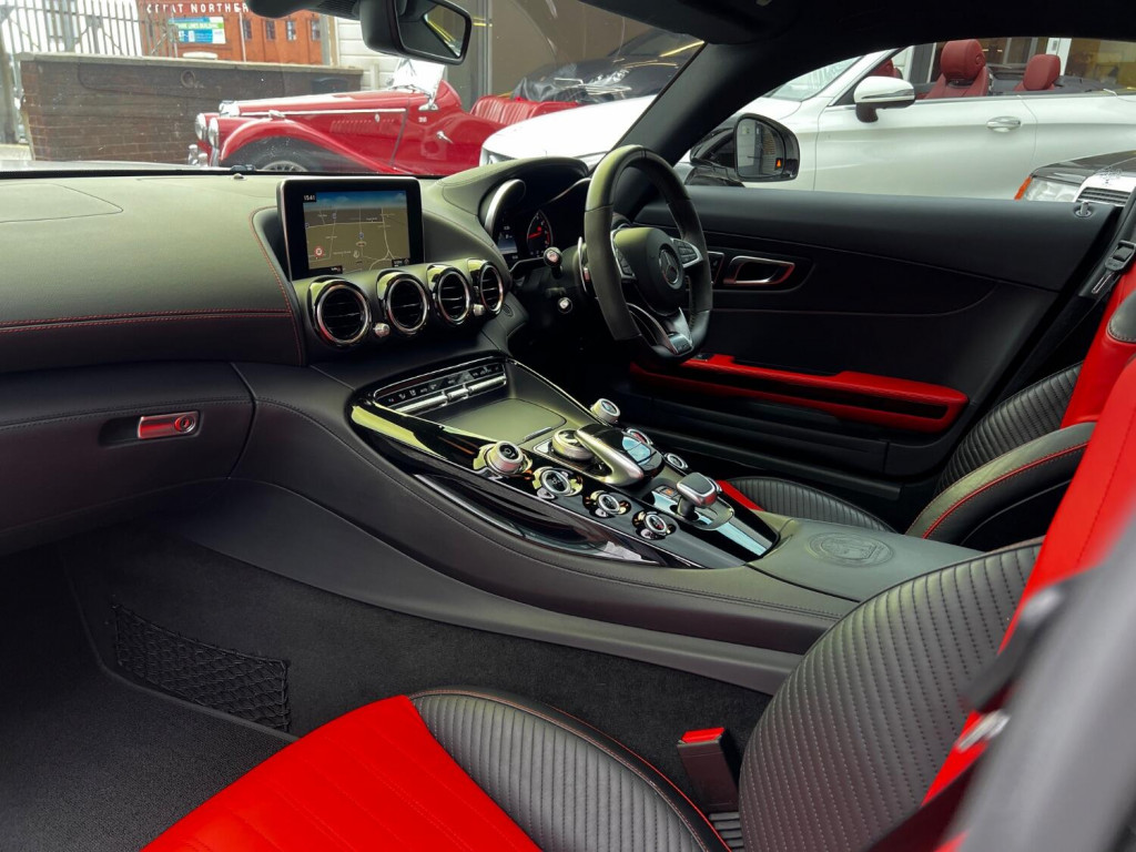 MERCEDES-BENZ AMG GT