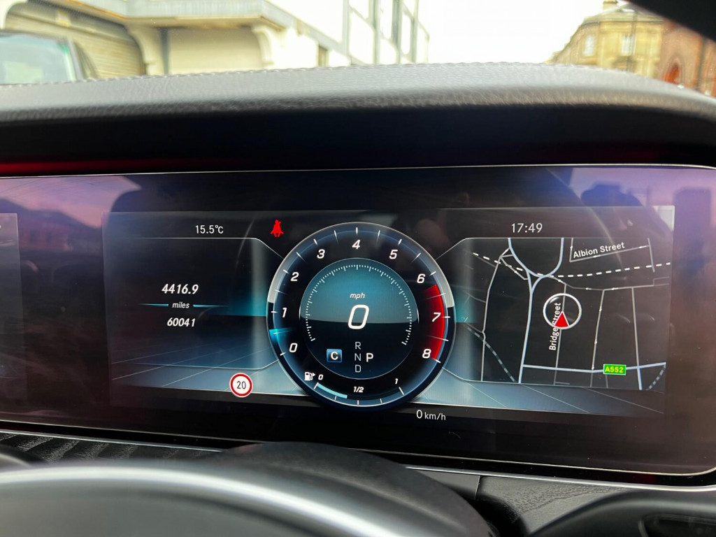 MERCEDES-BENZ E CLASS