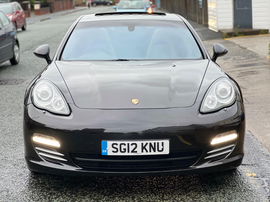 PORSCHE PANAMERA