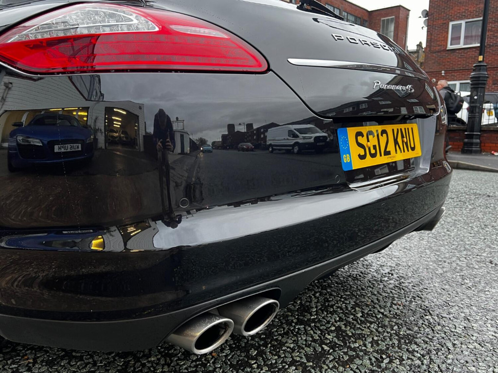 PORSCHE PANAMERA