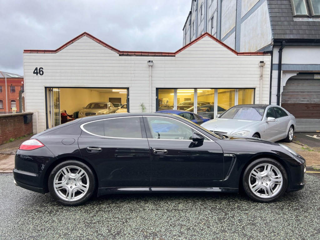 View PORSCHE PANAMERA 4.8 V8 4S