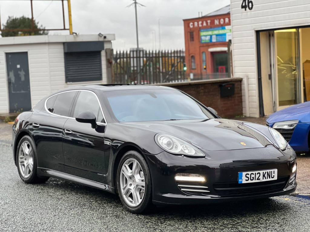 PORSCHE PANAMERA
