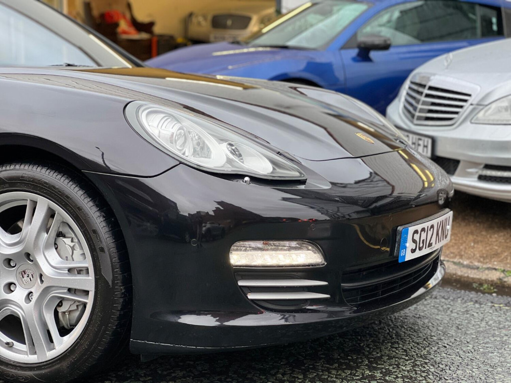 PORSCHE PANAMERA