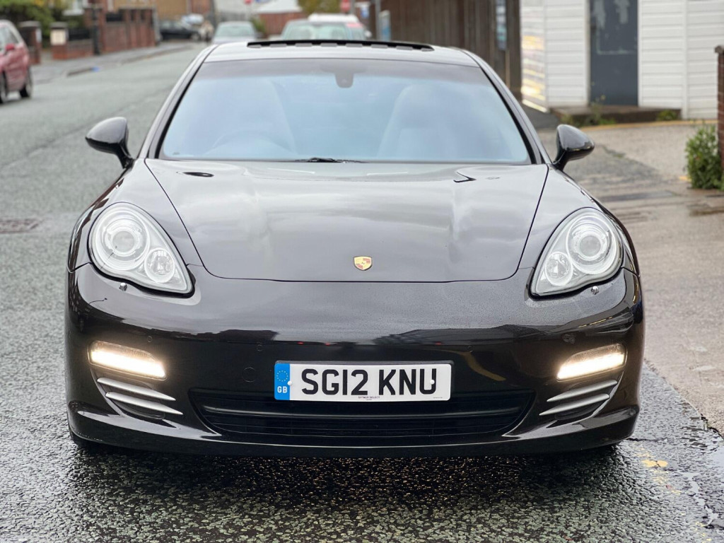 PORSCHE PANAMERA