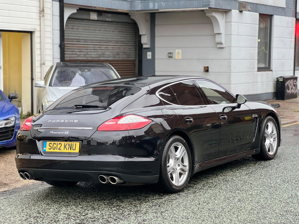 View PORSCHE PANAMERA 4.8 V8 4S