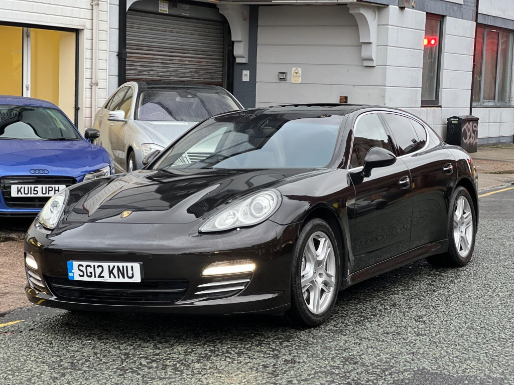 PORSCHE PANAMERA