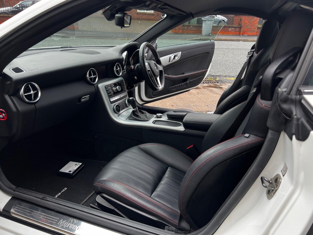 View MERCEDES-BENZ SLK 2.1 SLK250 CDI AMG Sport