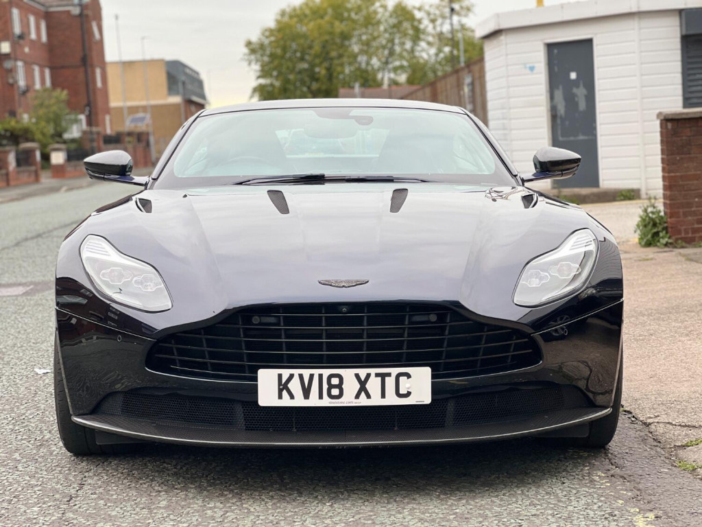 ASTON MARTIN DB11