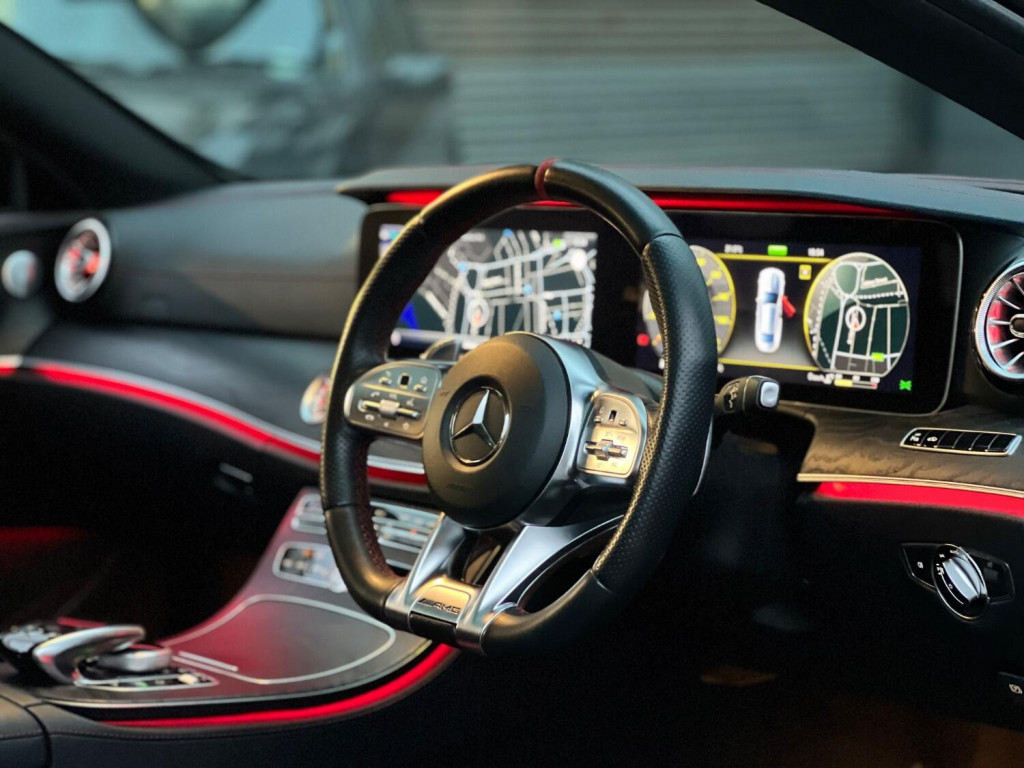 MERCEDES-BENZ E CLASS